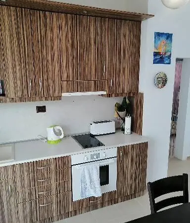 Lucky Rocks Apartment *