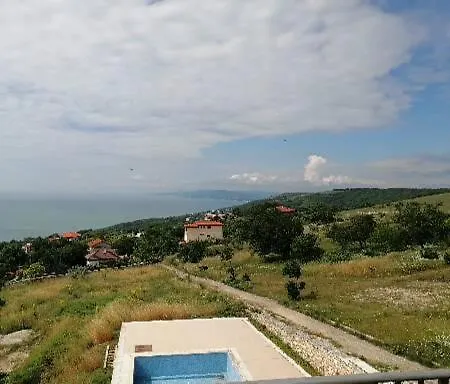 아파트 Lucky Rocks *